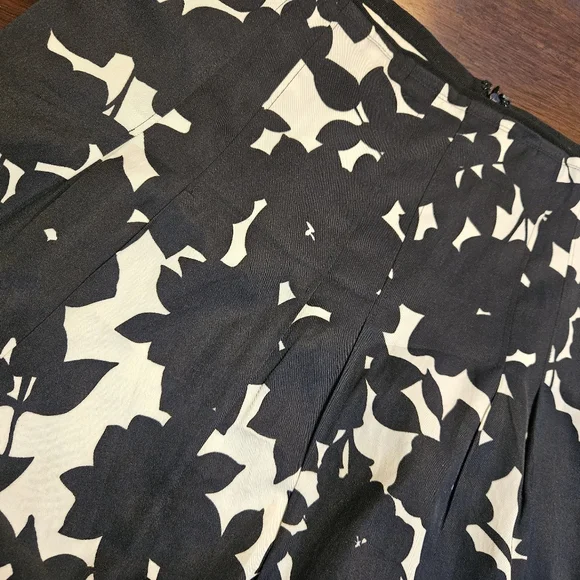 Vintage Silk Banana Republic Floral Midi Skirt Sz 4 - Picture 4 of 12